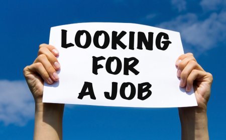 Jobs That Will Disappear by 2030 (and the Ones Replacing Them Don’t Exist Yet)