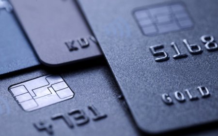 The Great American Debt Squeeze: How Rising APRs Are Rewriting the Middle-Class Financial Story