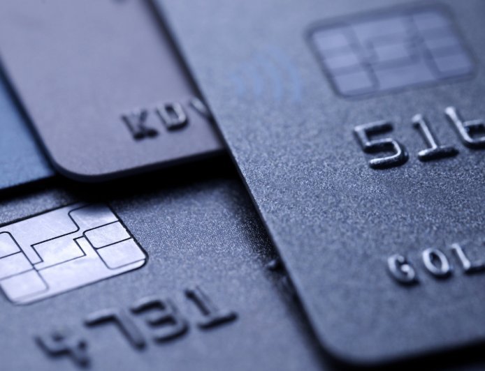 The Great American Debt Squeeze: How Rising APRs Are Rewriting the Middle-Class Financial Story